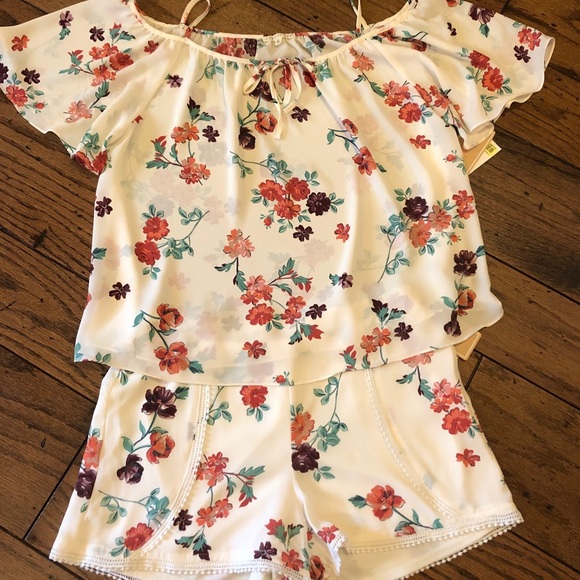 Copper Key Pants - NWT Copper Key Floral Polyester Short Set Medium
